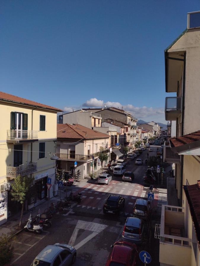 Mazzini Affittacamere Viareggio Exterior photo